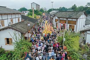 自信中投！巴特勒不暂停压时间 顶着防守干拔压哨绝杀